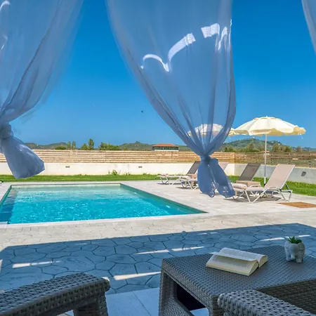 La Luna * Pigadhákia