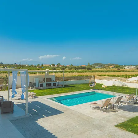 Villa La Luna Pigadhákia