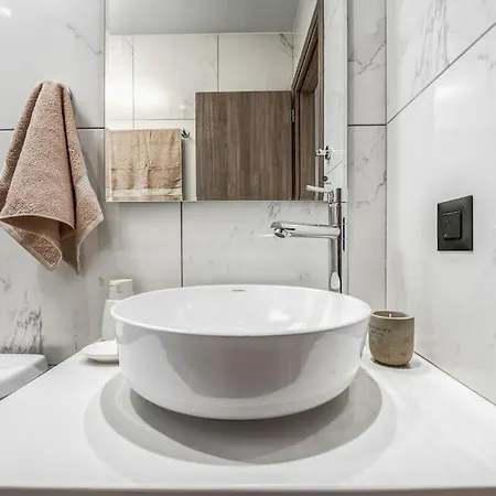 La Luna * Pigadhákia