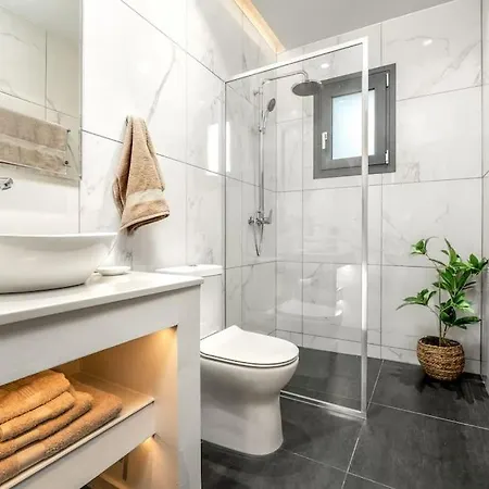 La Luna Vila Pigadhákia